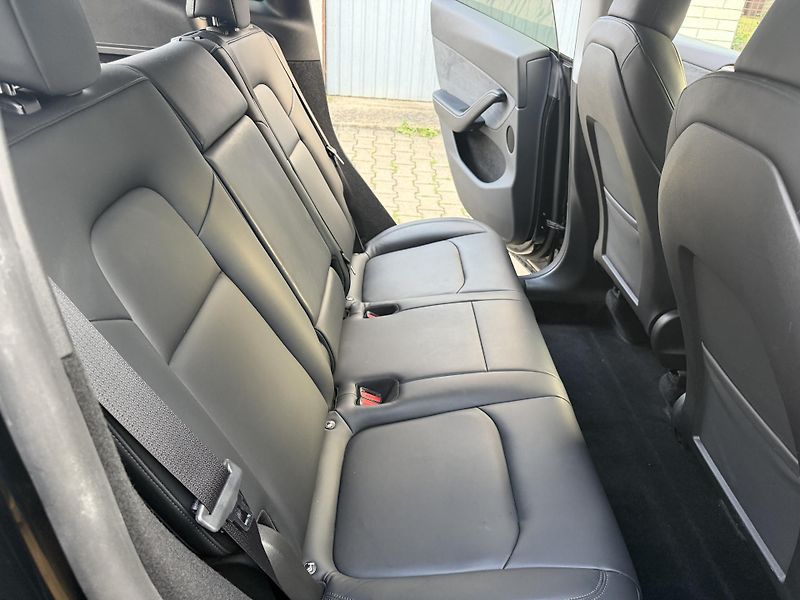 Tesla Model Y DUAL MOTOR-LONG RANGE-TAŽNÉ- - fotka 15 z 19