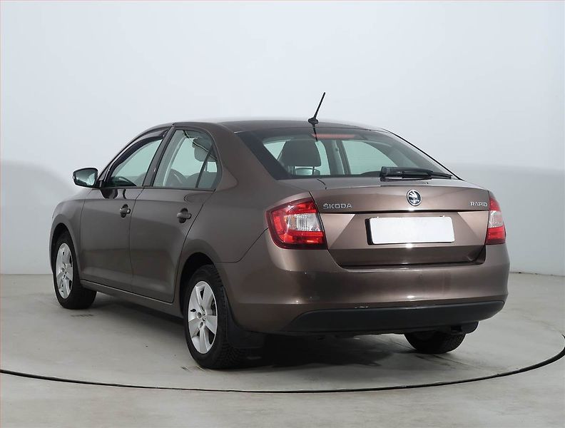 Škoda Rapid (2019) 1.0 TSI, Park. senzory - fotka 4 z 18