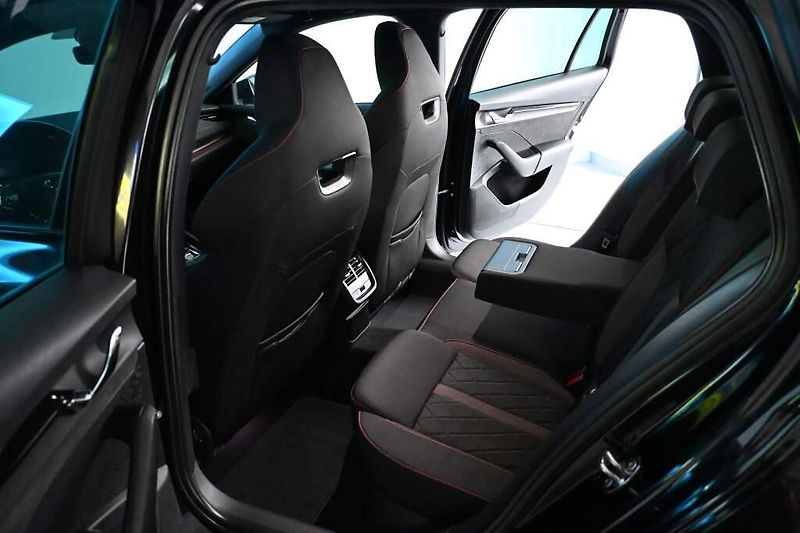 Škoda Octavia (2023) 2.0 RS DSG 147KW Matrix LED Vi - fotka 9 z 37