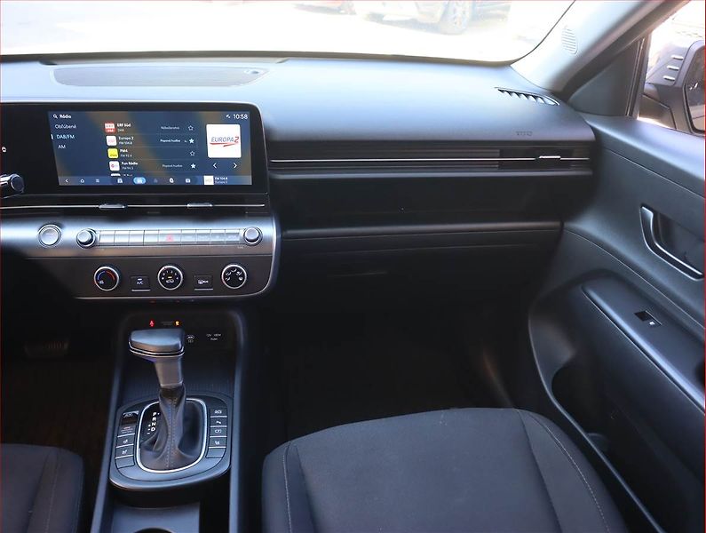 Hyundai Kona (2024) 1.0 T-GDI, Automat, Serv.kniha - fotka 8 z 20