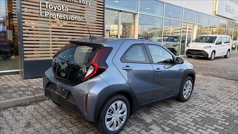 Toyota Aygo 1,5 Active - fotka 5 z 19