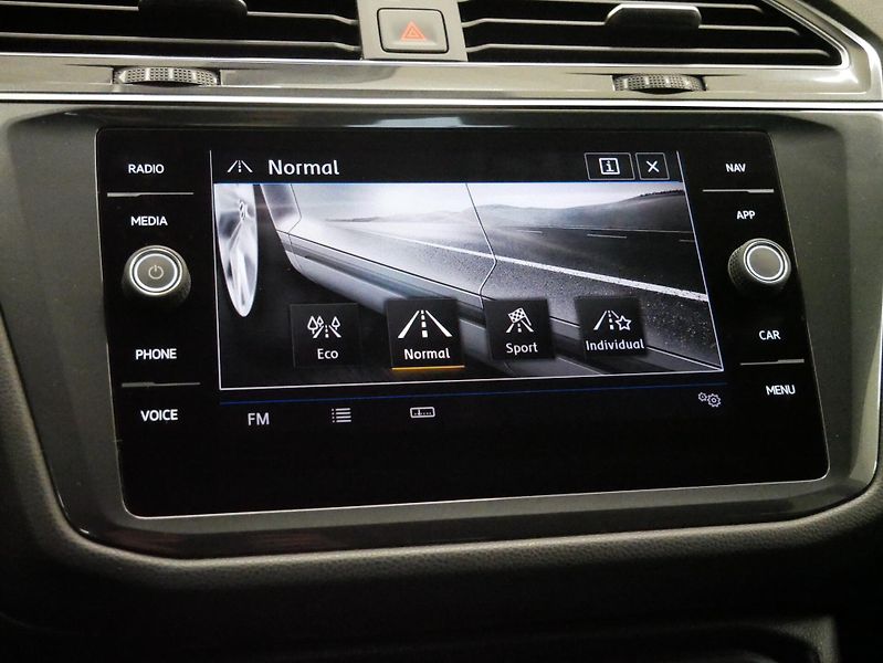 Volkswagen Tiguan Allspace - fotka 23 z 35