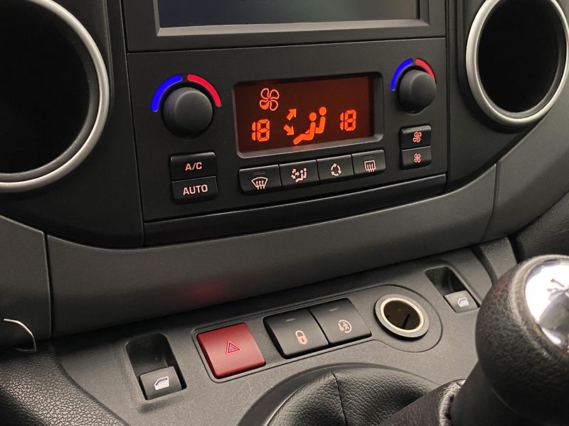 Citroën Berlingo MULTISPACE 1.6HDI REZERVACE - fotka 23 z 34