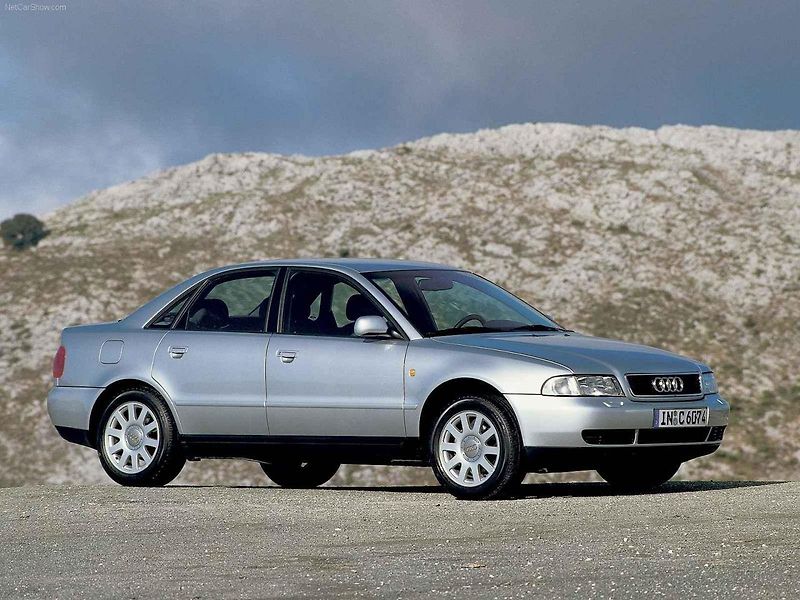Audi 80 na dobové reklamní fotografii