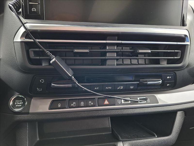 Citroën SpaceTourer 2,0 BlueHDi 180 EAT8 SHINE XL - fotka 22 z 36