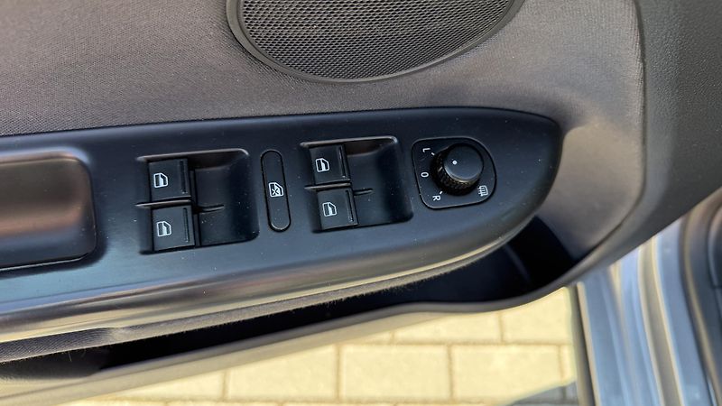 Volkswagen Golf Plus 1.2TSi*63kW*STYLE*1.MAJITEL* - fotka 12 z 17