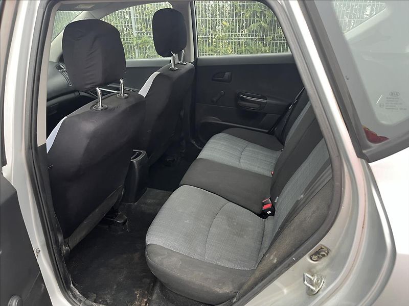 Kia Ceed 1,6 CRDi 16V KLIMA ALU SERVIS - fotka 12 z 29