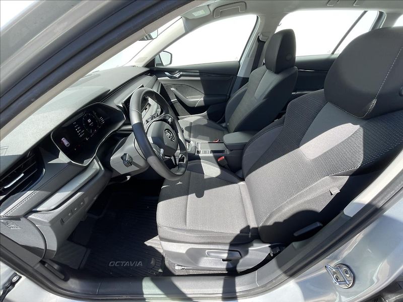 Škoda Octavia 2,0 TDI Combi Style Plus LED - fotka 4 z 22