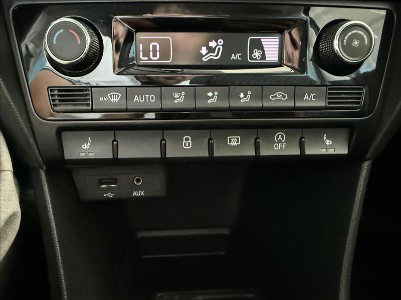 Škoda Rapid 1,2   TSI,DRIVE,SERVISKA,1.MAJ - fotka 18 z 23