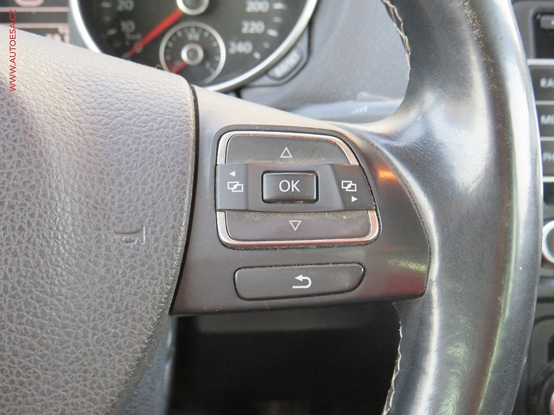 Volkswagen Golf (2013) 1.6TDi, 1.maj, AC, TZ, navi - fotka 18 z 20