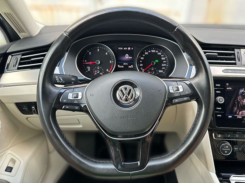 Volkswagen Passat (2018) Variant 2.0 TDI 4Motion DSG Hi - fotka 18 z 27