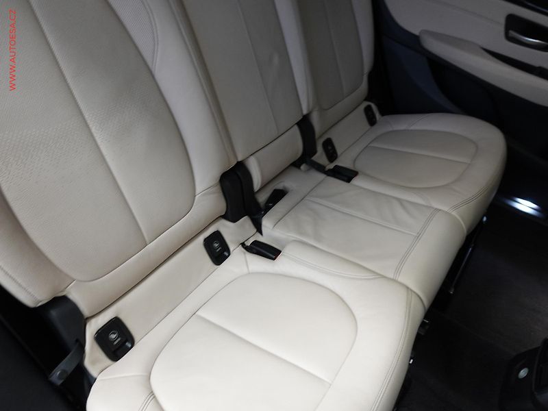 BMW Řada 2 (2017) 2.0d 220d xDrive, AT, navi - fotka 12 z 22
