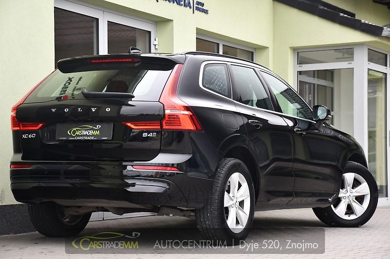 Volvo XC60 B4 AWD mHEV - fotka 5 z 44