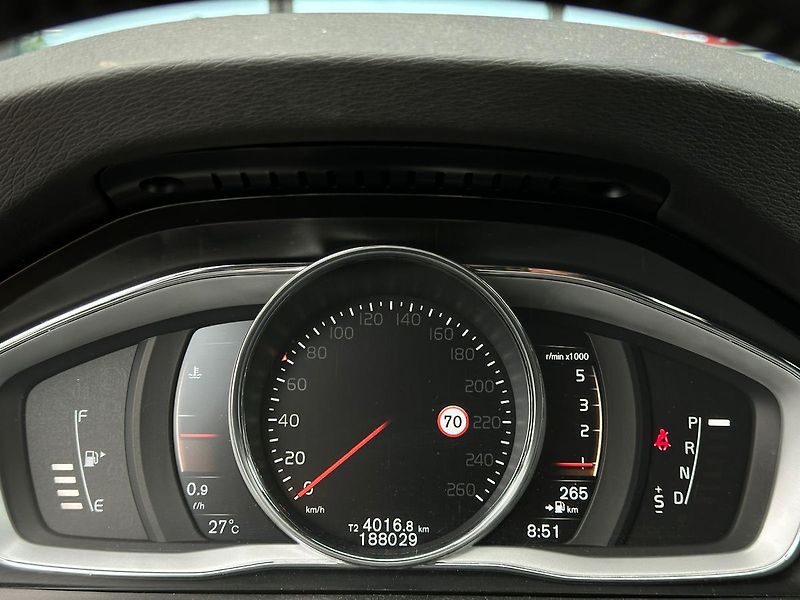 Volvo V60 D4 AWD Cross Country TZ DPH - fotka 12 z 18