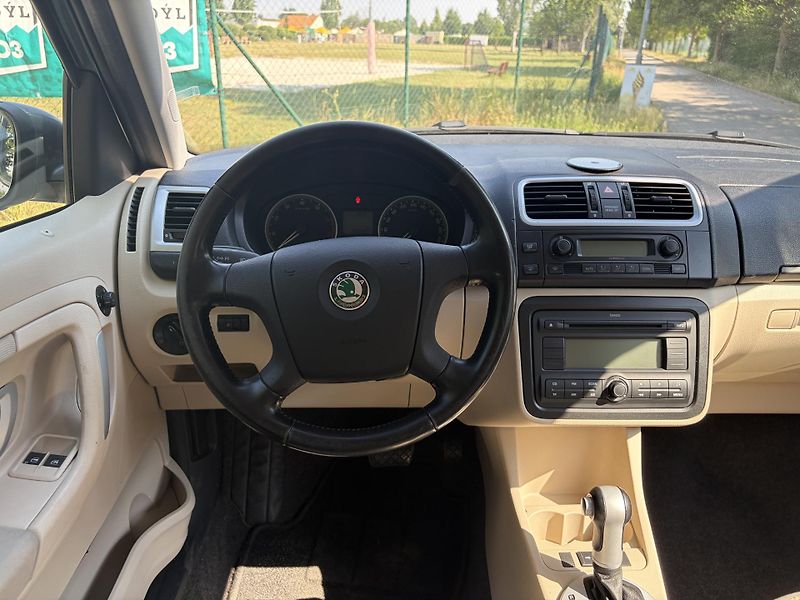 Škoda Roomster 1.6 Comfort AUTOMAT - fotka 21 z 27
