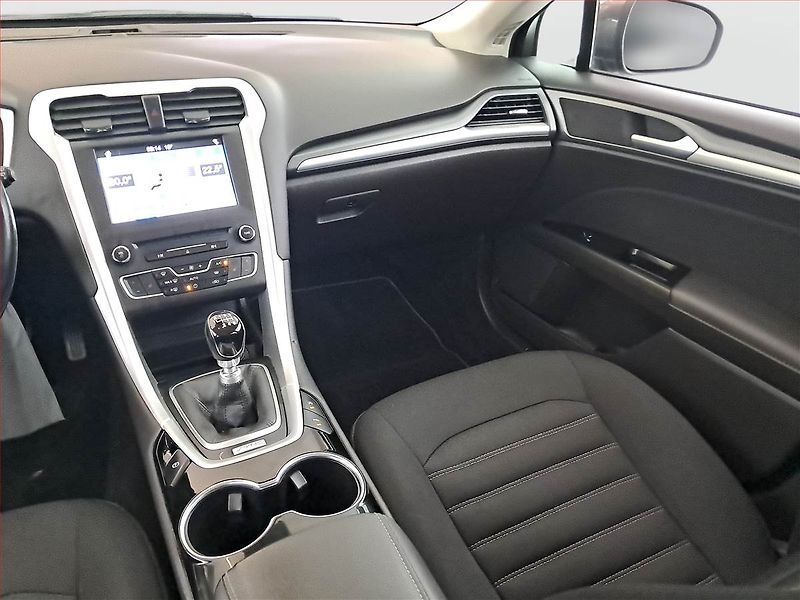 Ford Mondeo (2016) 2.0 TDCI, Navi, Tempomat - fotka 8 z 20