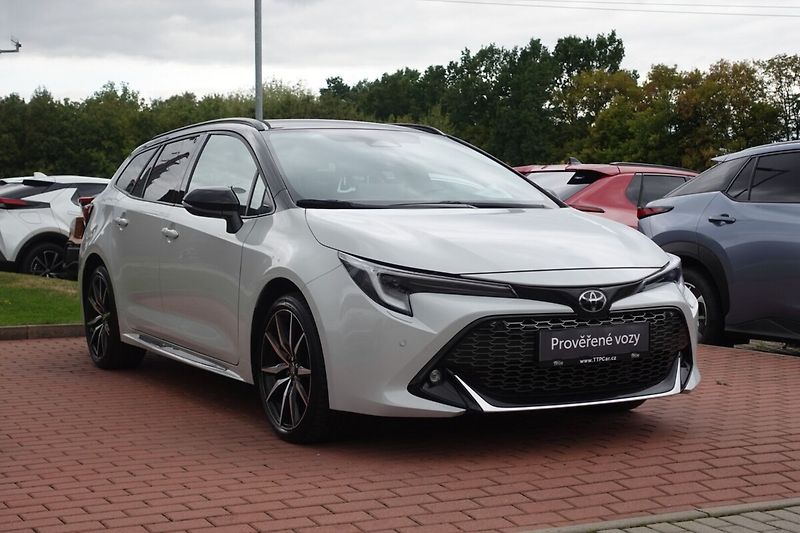 Toyota Corolla 2.0HSD e-CVT 3W GR SPORT Dynam - fotka 3 z 32