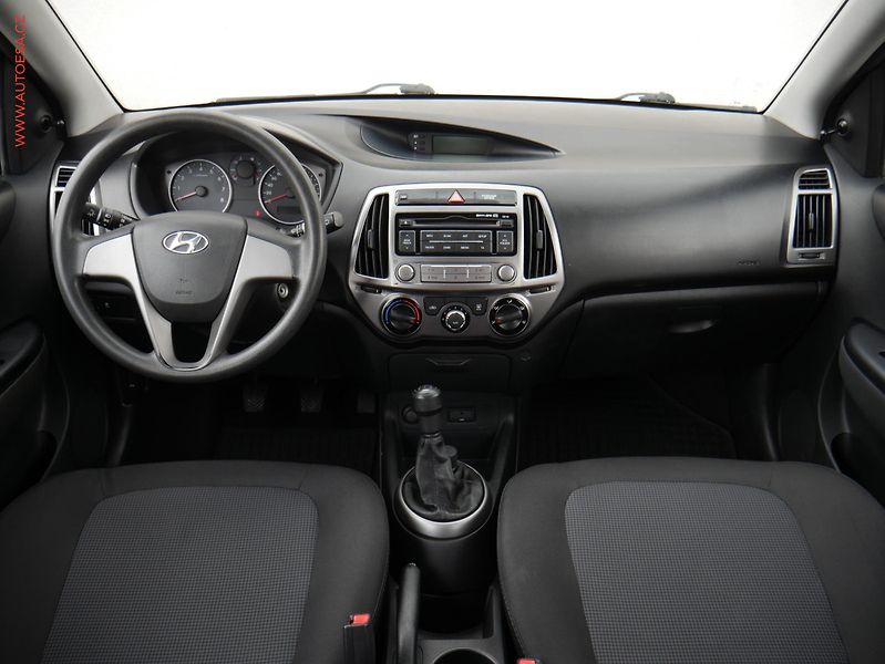 Hyundai i20 (2013) 1.2i, ČR, AC, zmk.řazení - fotka 8 z 14
