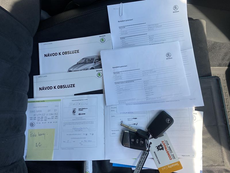 Škoda Superb 2.0TDI110kW-1xMAJ.-CZ-66 000KM - fotka 40 z 43