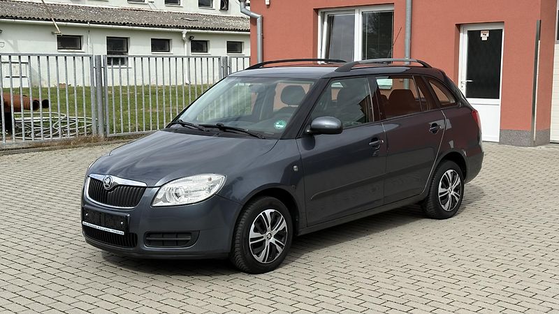 Škoda Fabia (2010) 1.4 16V*63kW*AMBIENTE*PĚKNÁ* - fotografie inzerátu
