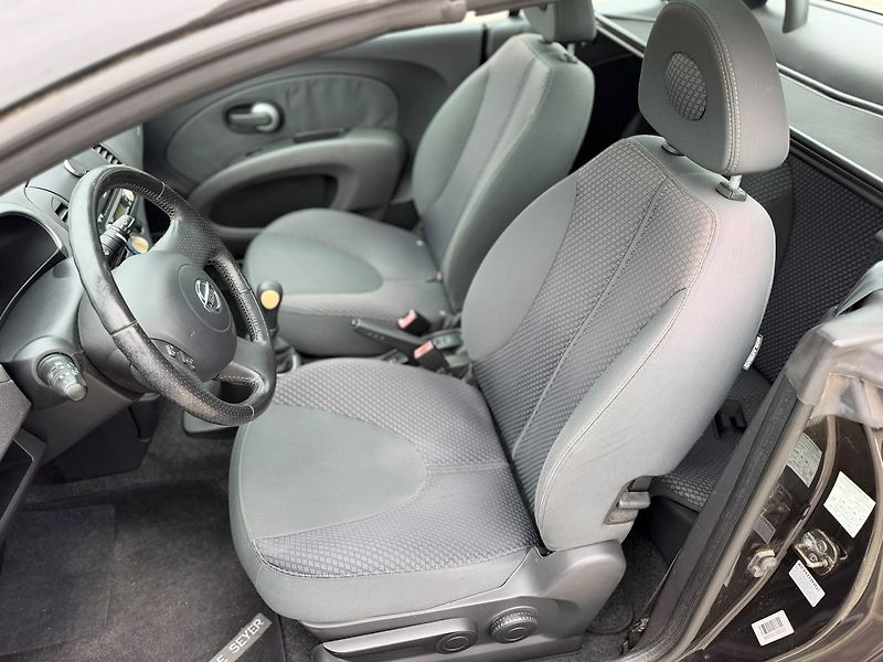 Nissan Micra Cabrio HardTop 1.4 90 - fotka 9 z 29