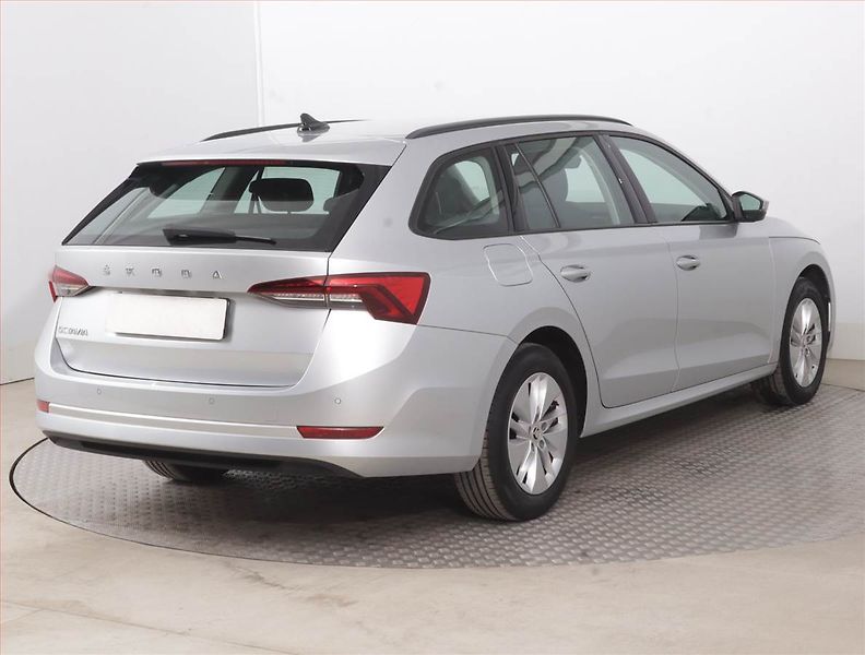 Škoda Octavia (2022) Ambition 2.0 TDI, ČR,1.maj - fotka 5 z 15