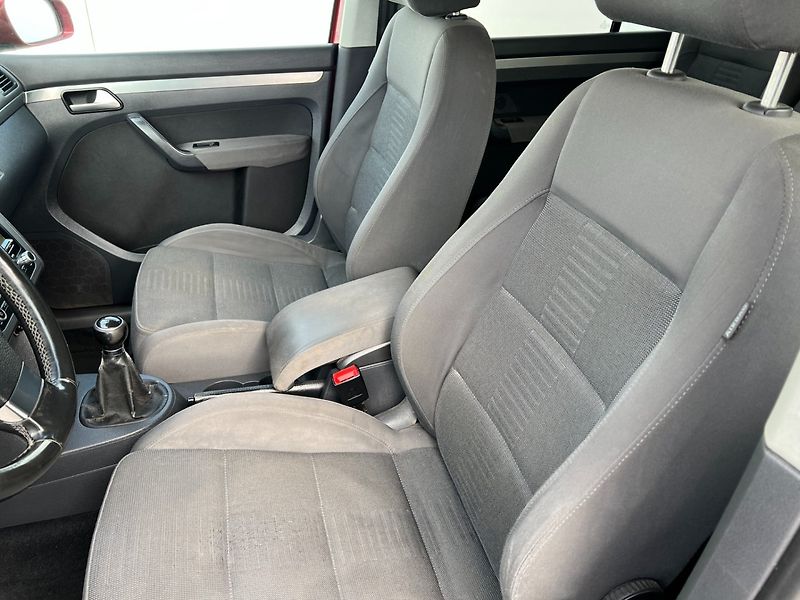 Volkswagen Touran (2008) 2.0TDi 103kW! 2x kola! - fotka 17 z 21