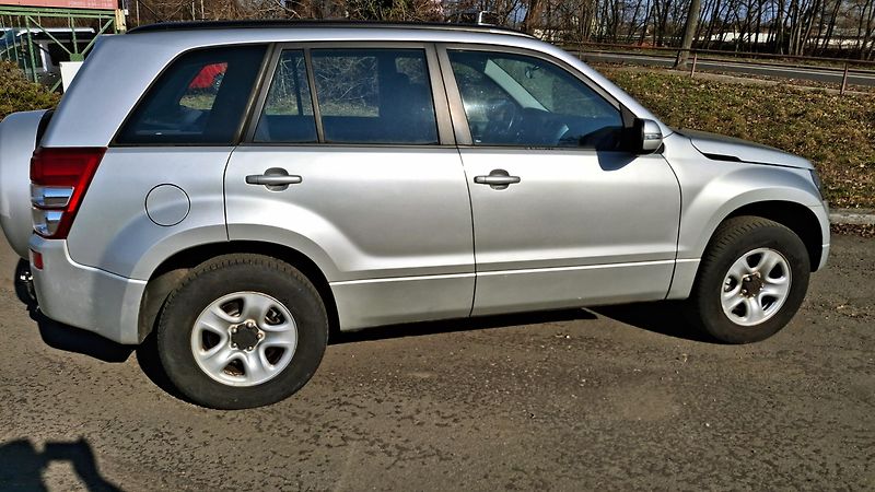 Suzuki Grand Vitara 2.0  4x4 servisní historie - fotka 10 z 46