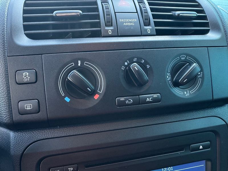 Škoda Roomster (2014) 1.2 TSI 63kW Black edition - fotka 13 z 42