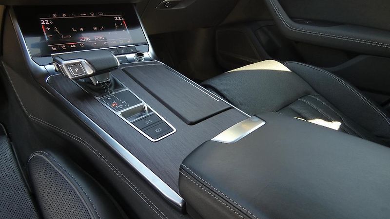 Audi A6 ALLROAD QUATTRO 3.0 55 TDI qua - fotka 6 z 27