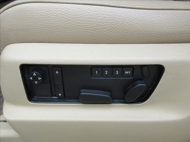 Volkswagen Touareg 3,0 TDi, Navi, Kůže, aut. Tažn - fotka 28 z 36