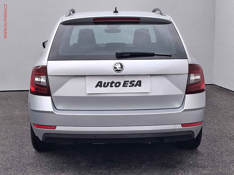 Škoda Octavia (2017) 2.0 TDi, 2.maj, DSG, LED - fotka 5 z 19