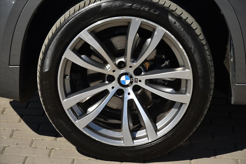 BMW X6 xDrive 30d 190kW M-PAKET ČR - fotka 9 z 28