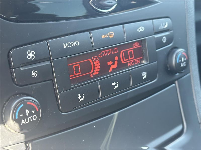 Ford Galaxy 2,0 103kW 7MÍST,TAŽNÉ,NOVÁ STK - fotka 15 z 33
