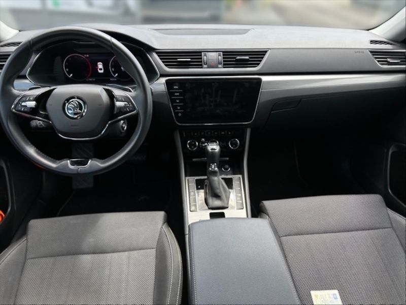 Škoda Superb 2,0 TDI 147 Style 4x4 Aut - fotka 9 z 11
