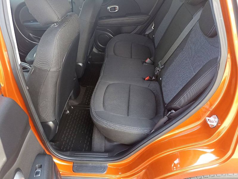 Kia Soul (2017) 1.6 GDI 97kW tažné servis.knih - fotka 25 z 31