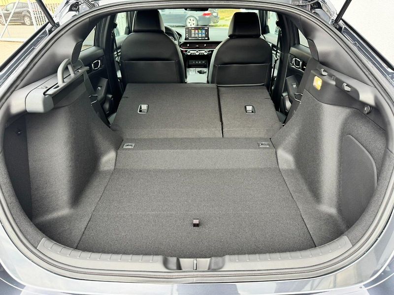 Honda Civic (2026) 2.0 e:HEV SPORT MR27 SKLADEM - fotka 23 z 44