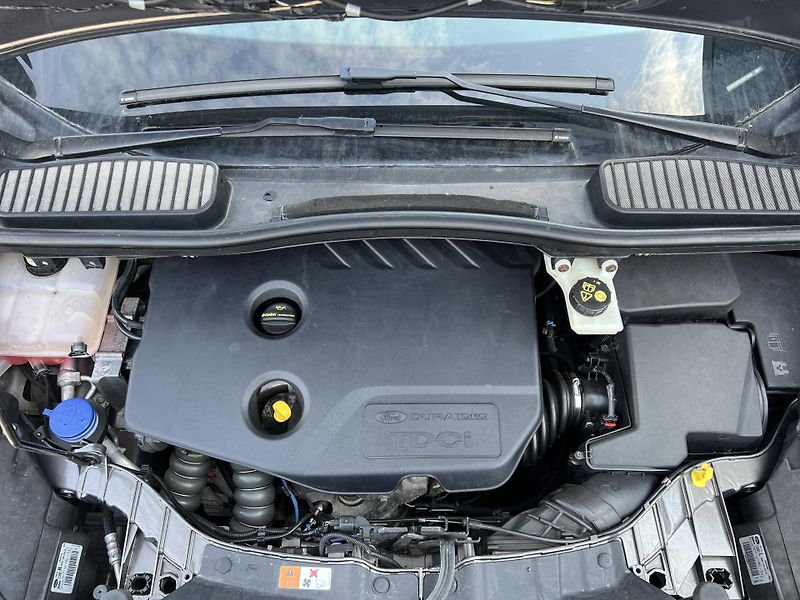 Ford C-MAX Ghia 1.6TDCi KLIMA PŮVOD ČR - fotka 31 z 35