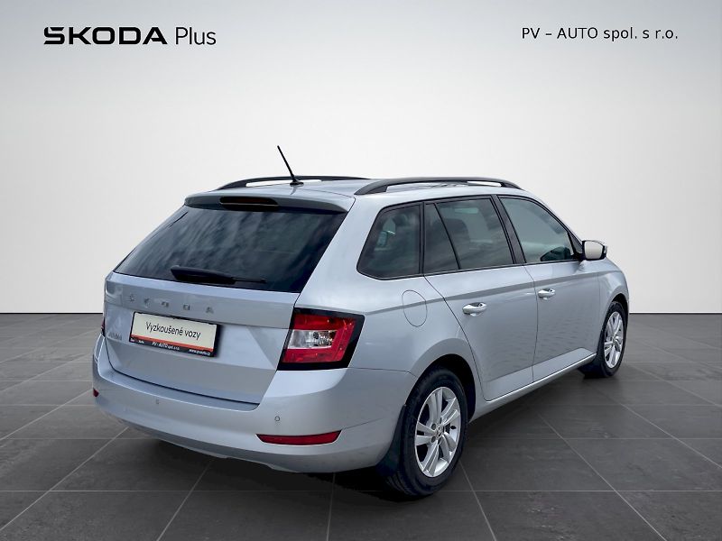 Škoda Fabia (2022) 1.0 TSI 70kW Ambition Plus Com - fotka 2 z 33