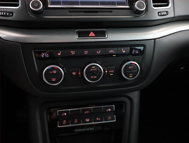 Volkswagen Sharan (2013) 2.0 TDI, 4X4, 7 míst - fotka 10 z 21