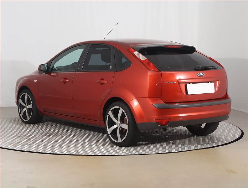 Ford Focus (2005) 1.6 i, servisované - fotka 4 z 19
