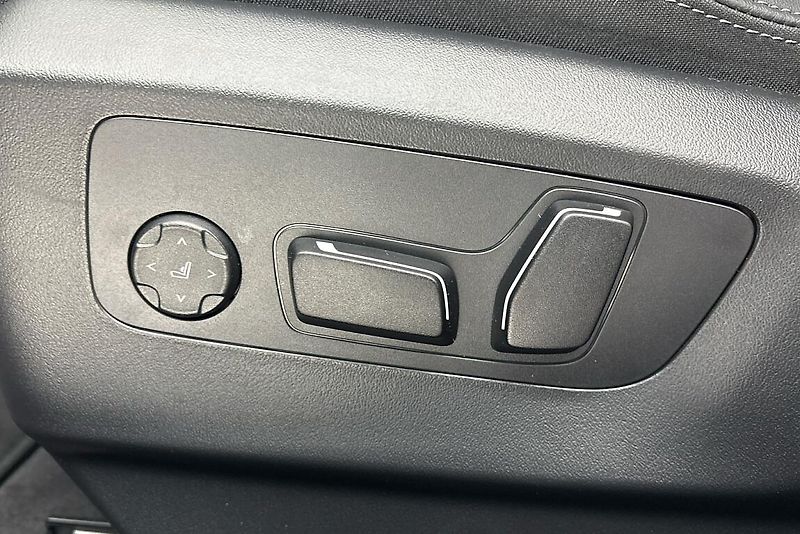 BMW Řada 5 540d xDrive Touring - fotka 18 z 18