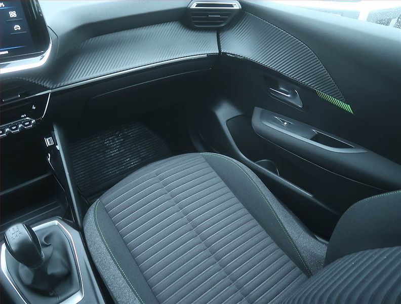 Peugeot 208 (2024) 1.2 PureTech, Tempomat - fotka 8 z 15