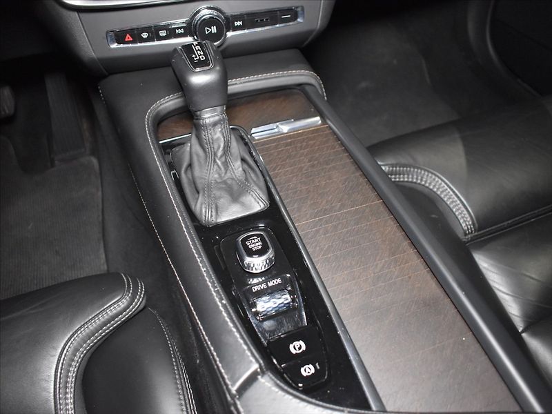 Volvo V90 2,0 CC D5 PRO Bezklíč,Tažný - fotka 14 z 26