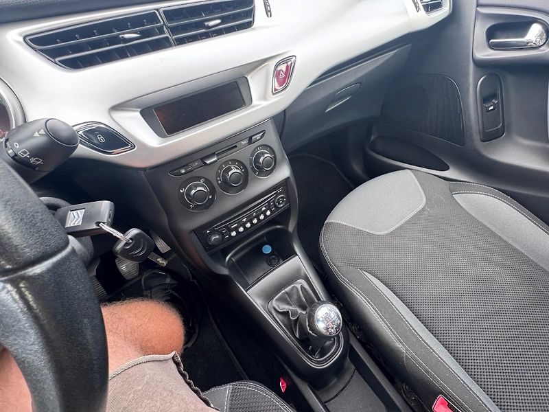 Citroën C3 (2012) 1,4i 70 KW KILOMETRY 2. MAJ - fotka 28 z 42