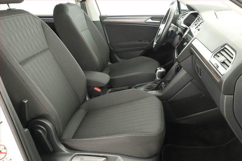 Volkswagen Tiguan Allspace (2023) Life 2.0 TDI - fotka 14 z 16