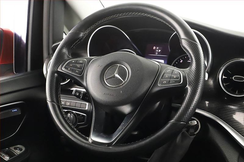 Mercedes-Benz Třídy V (2019) 300 d 4MATIC, ČR, DPH - fotka 21 z 26