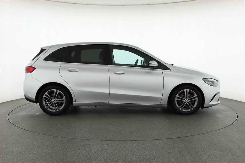 Mercedes-Benz Třídy B (2020) B 200 d - fotka 6 z 25
