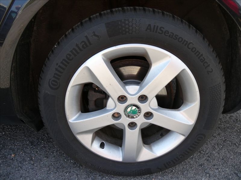 Škoda Octavia 1,4 TSi 90kW po servise, závěs - fotka 15 z 45