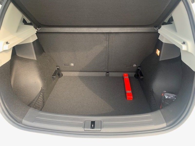 MG ZS Elegance 1.0 TGI 82kW - fotka 19 z 20